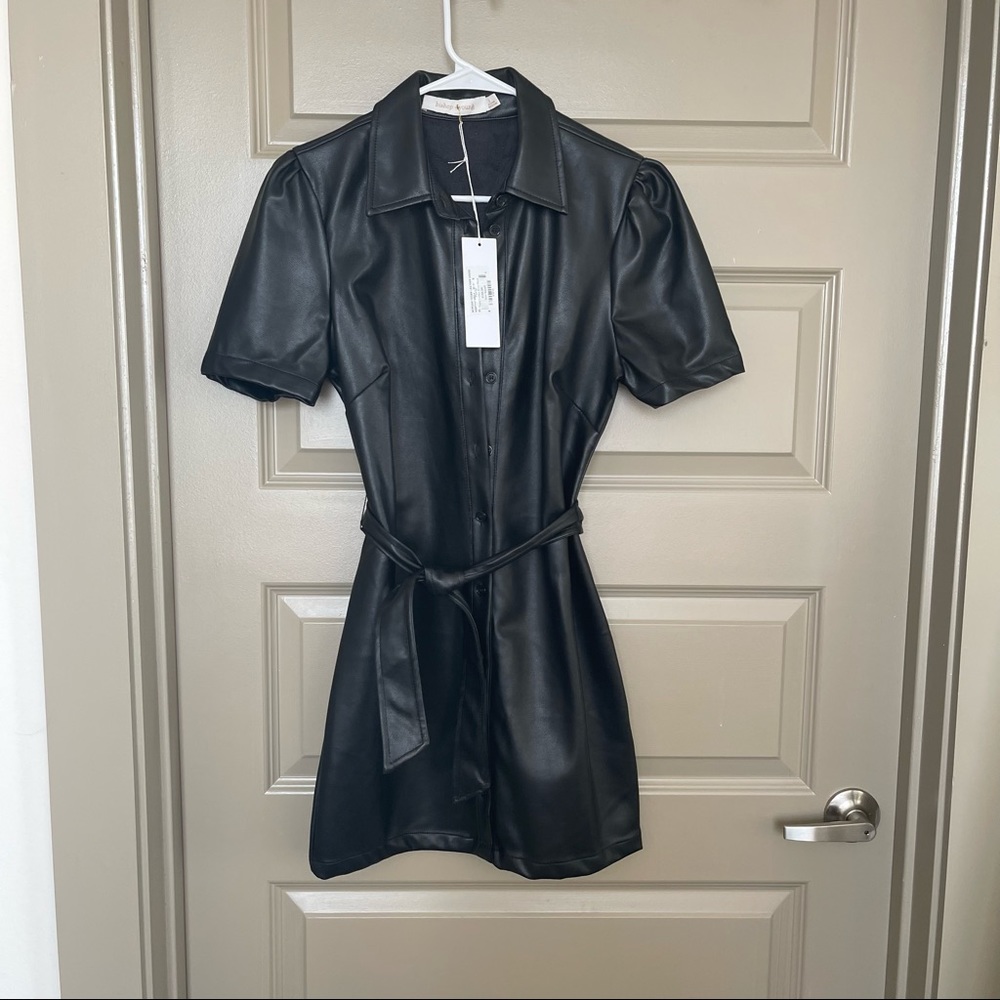 Short sleeve tie leather dress